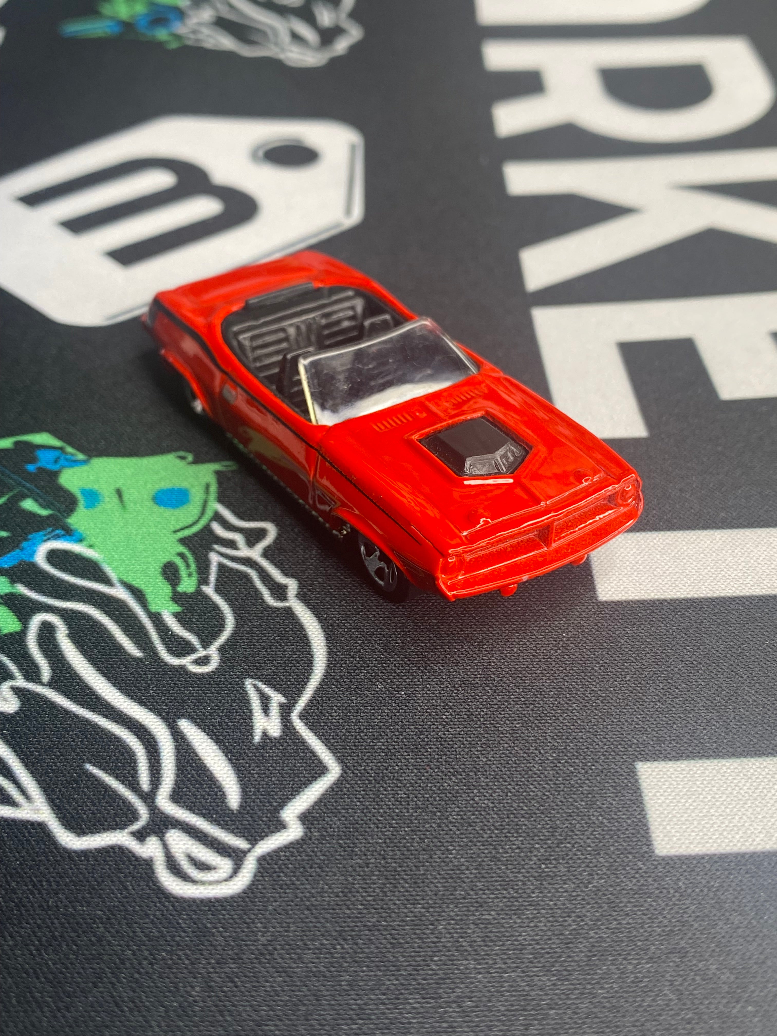 HOT WHEELS Plymouth Barracuda