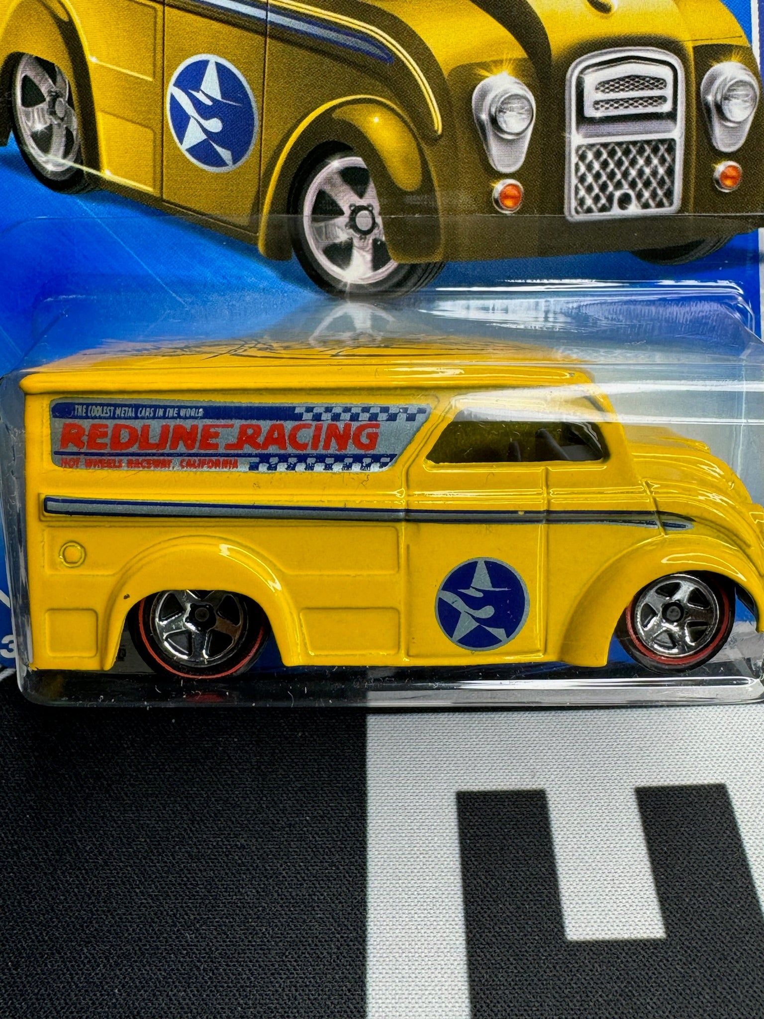 HOT WHEELS Dairy Delivery