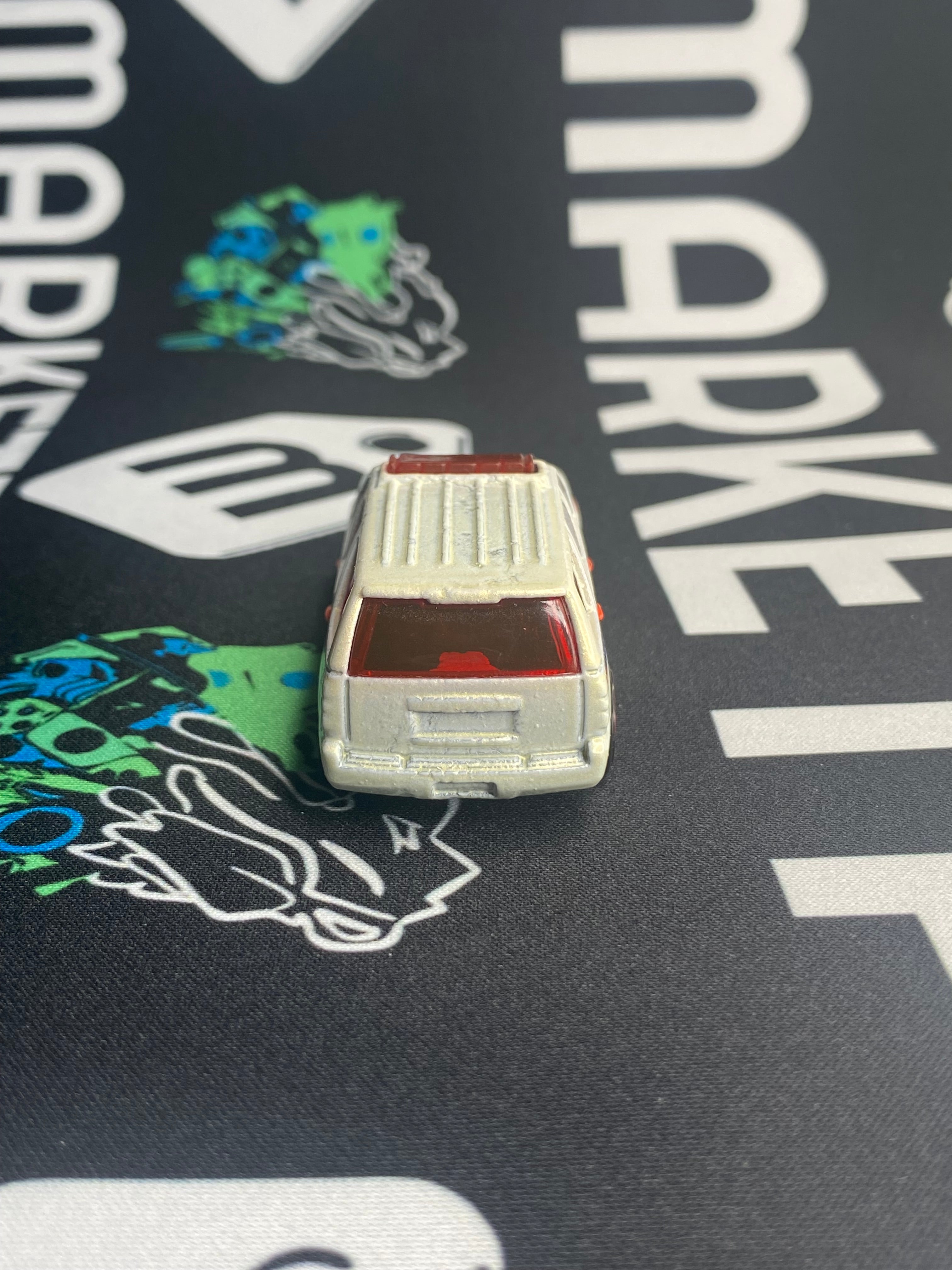 HOT WHEELS ‘07 Chevy Tahoe