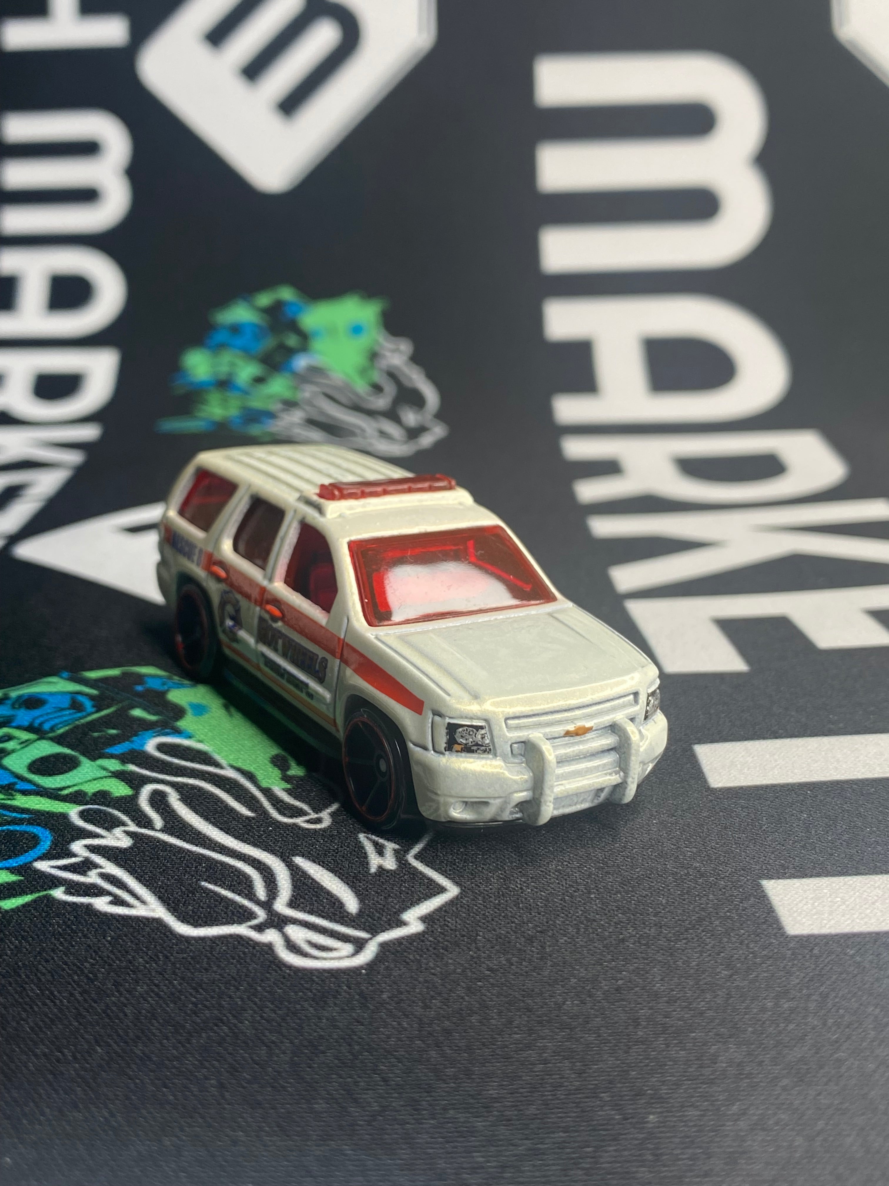 HOT WHEELS ‘07 Chevy Tahoe