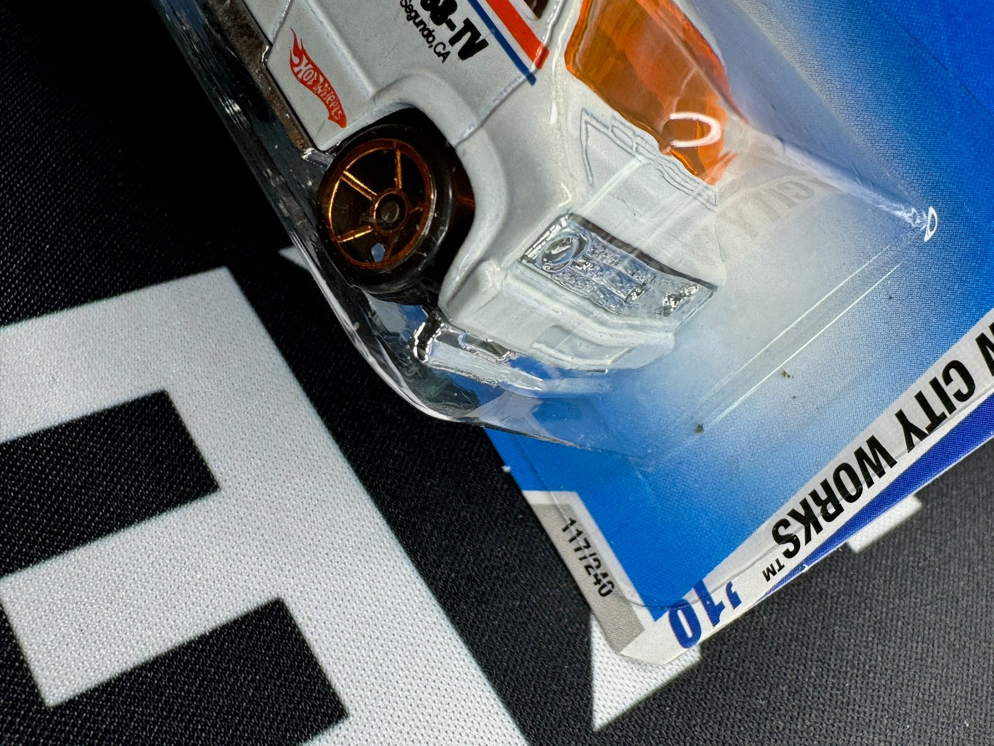 HOT WHEELS Custom ‘77 Dodge Van