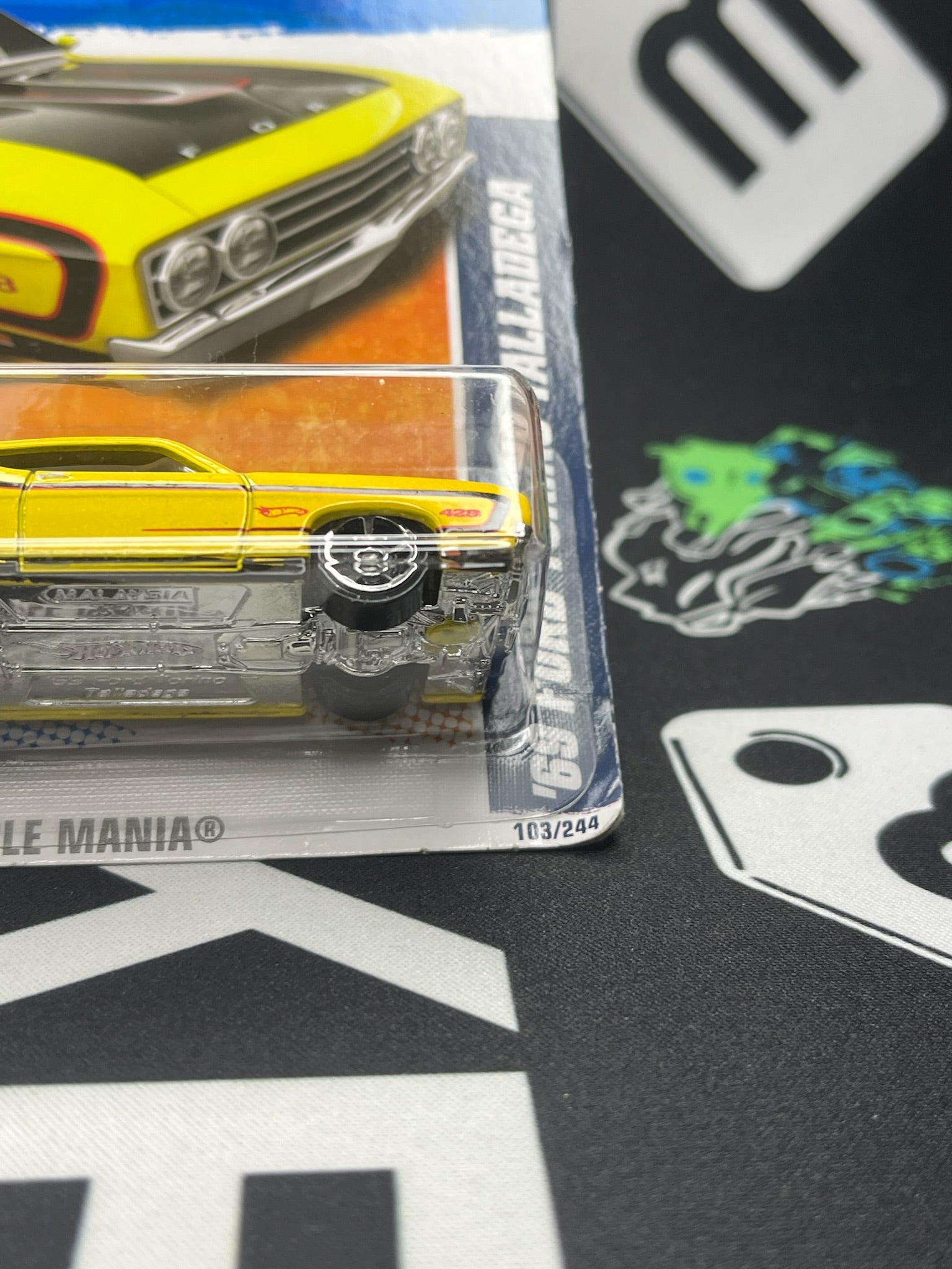 HOT WHEELS ‘69 Ford Torino Talladega - Yellow