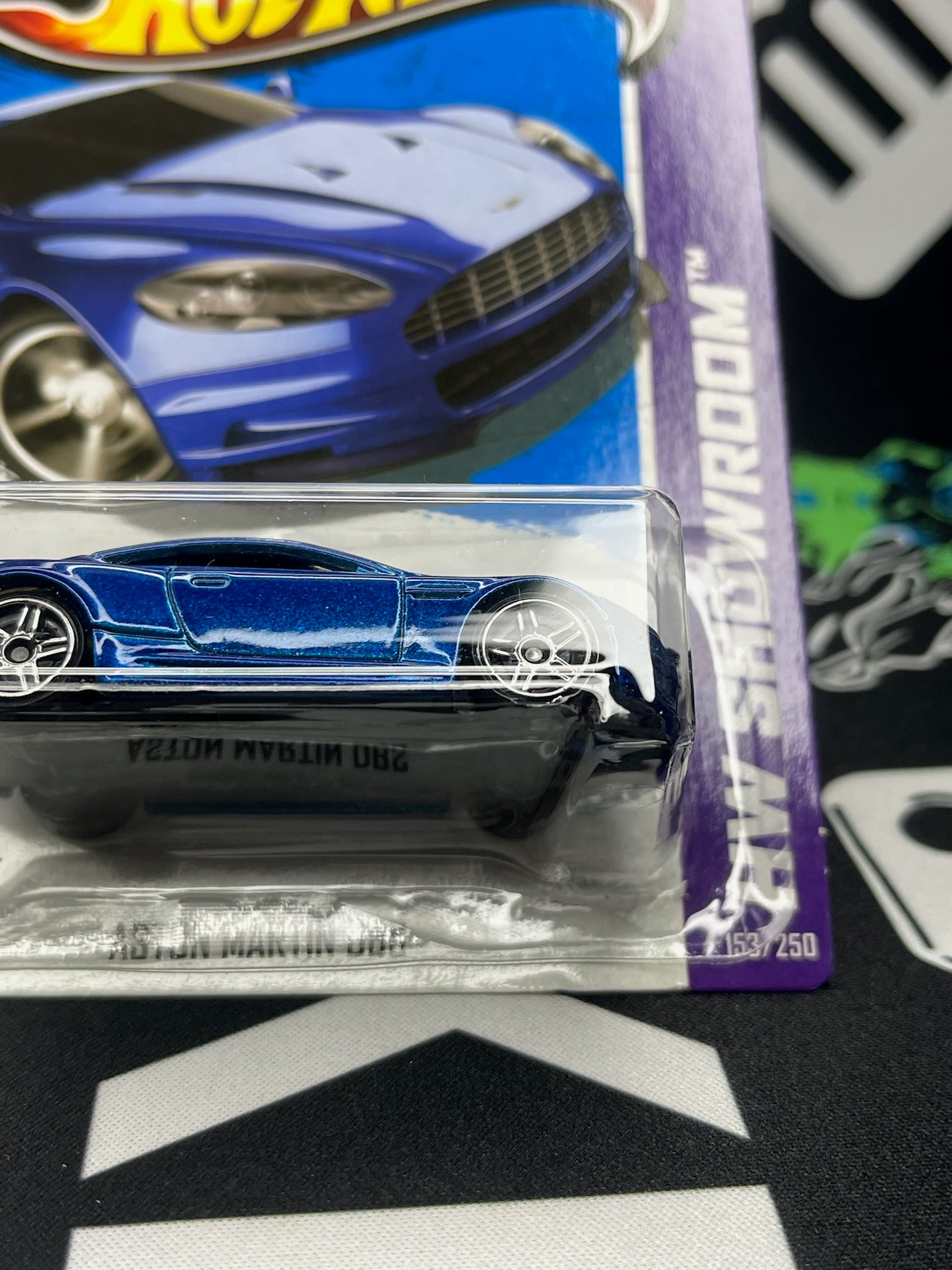 HOT WHEELS Aston Martin DBS