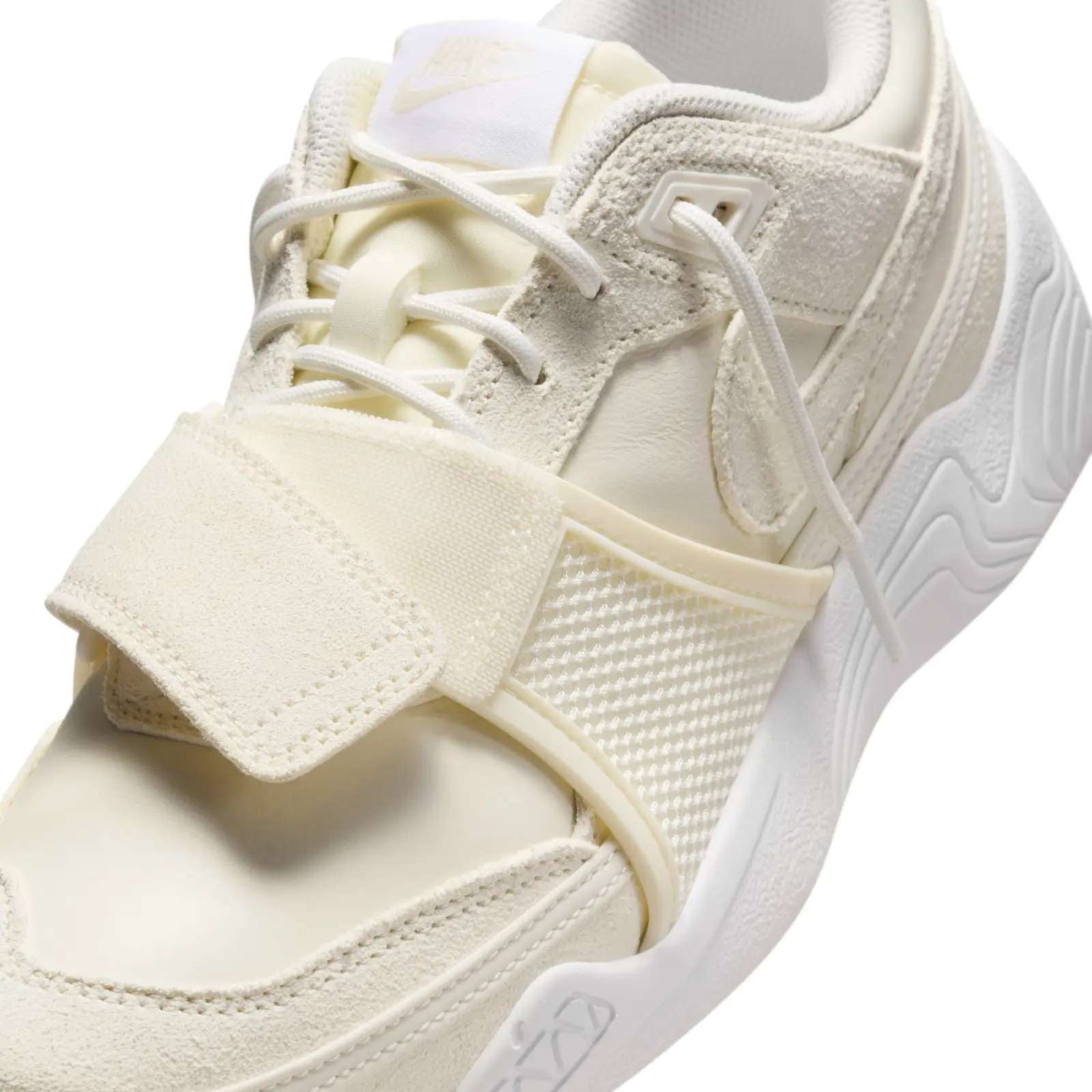 NIKE Zoom Field Jaxx SP (Travis Scott x Nike Sharkidon “Sail”)