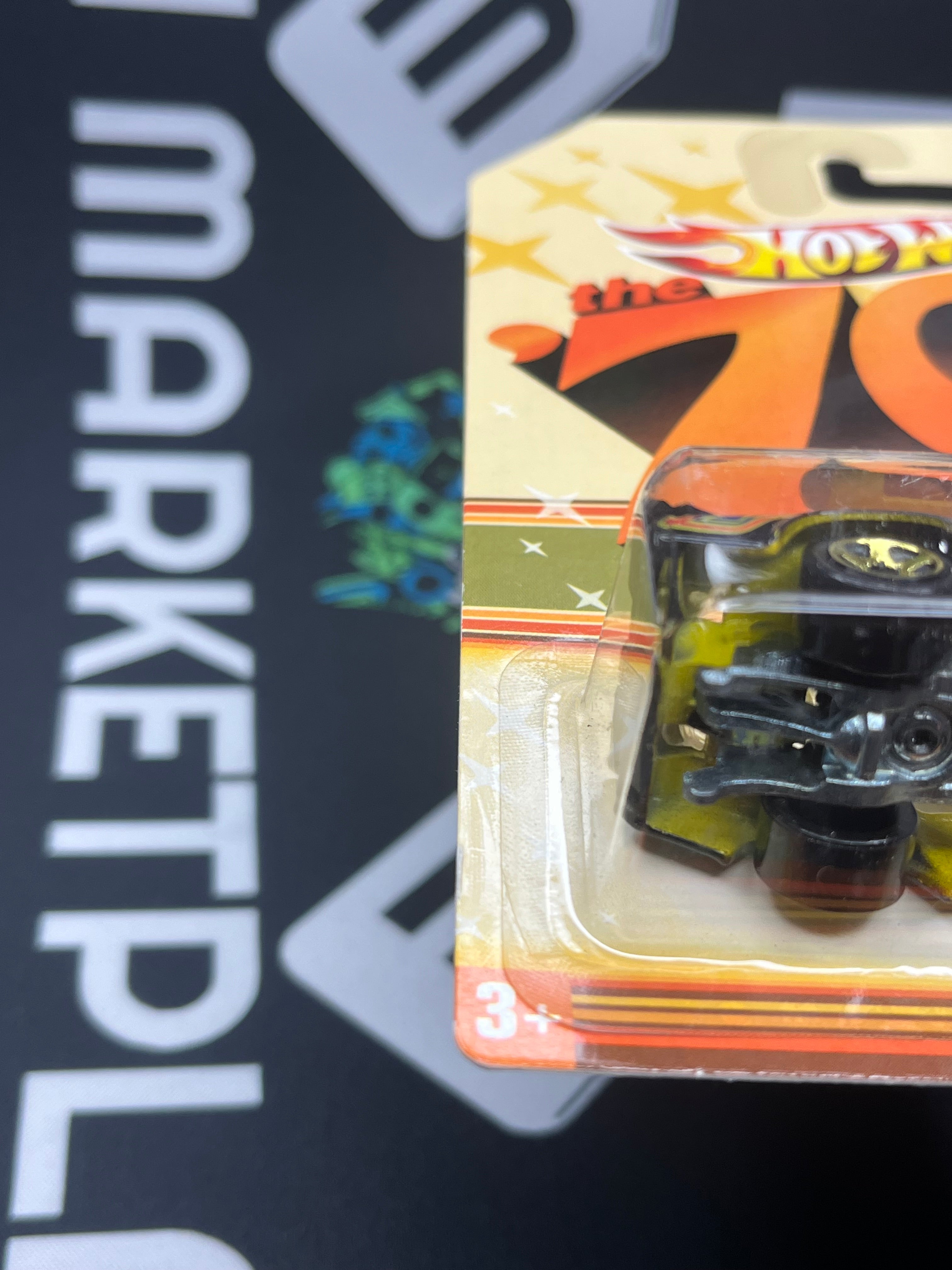 HOT WHEELS ‘77 Corvette F/C