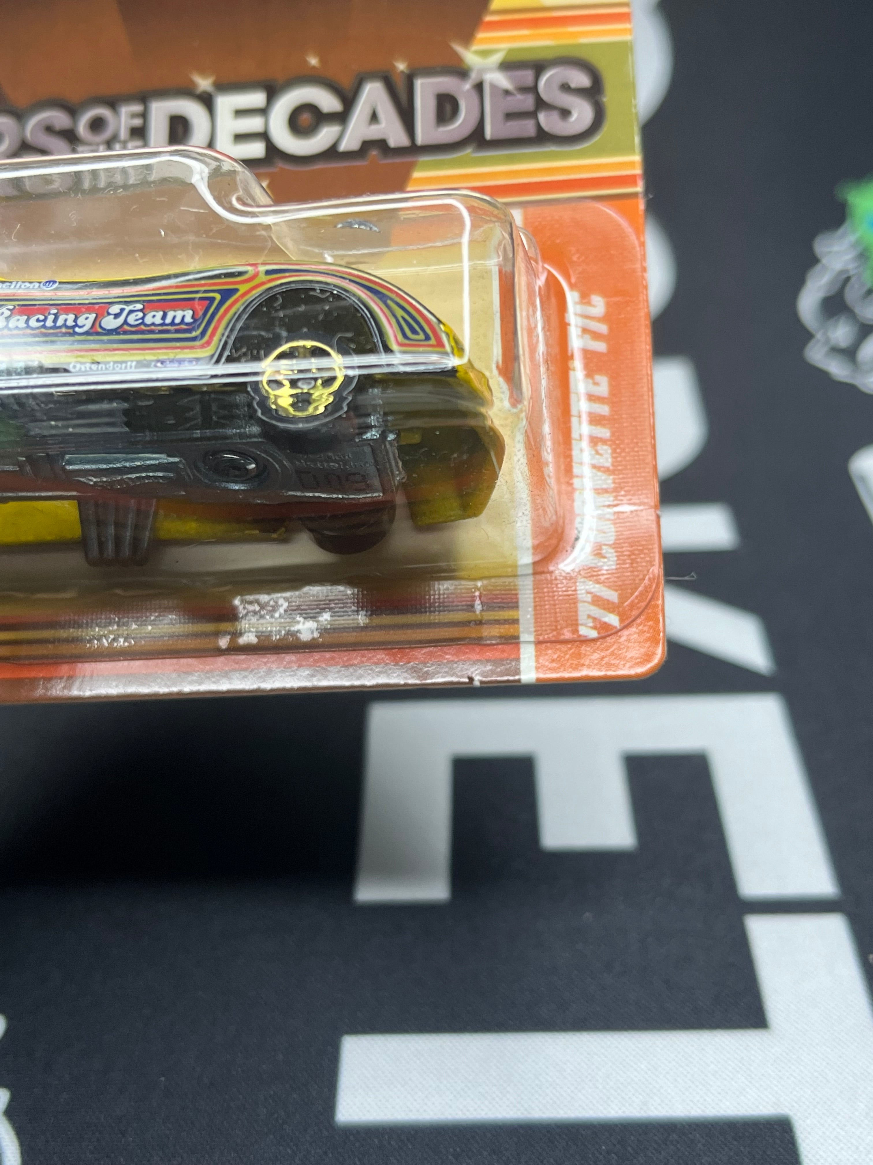 HOT WHEELS ‘77 Corvette F/C