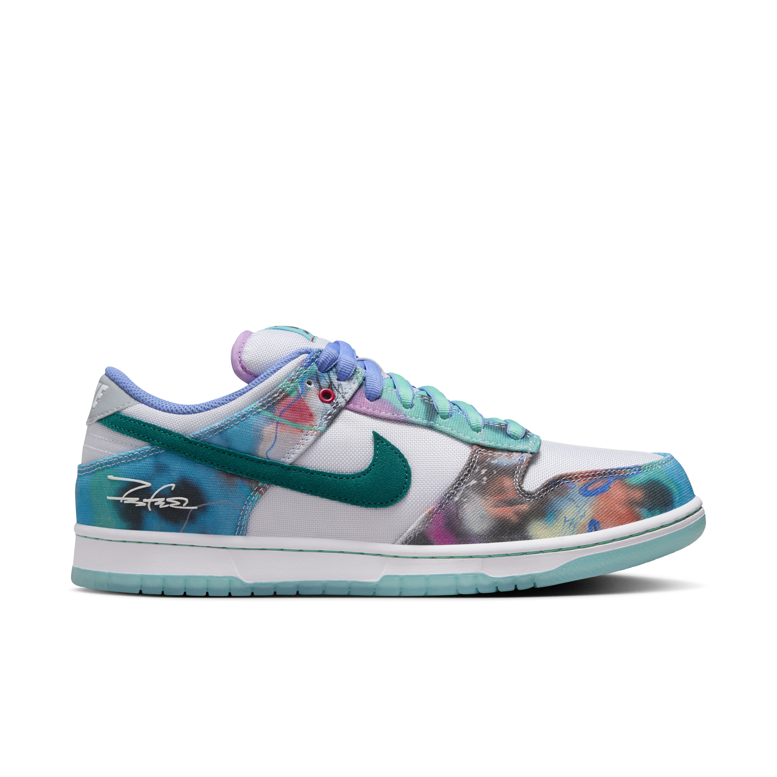 NIKE SB Low Dunk Futura Laboratories